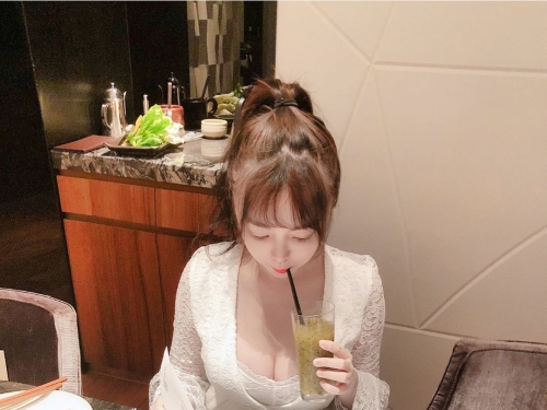 認真工作的女人最美麗！小隻馬「米妹Vanessa」上帝視角太邪惡