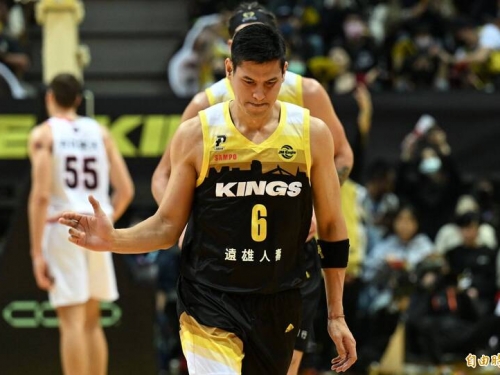 PLG》39歲楊敬敏約砲女粉形象崩壞 新北國王商品瞬間絕