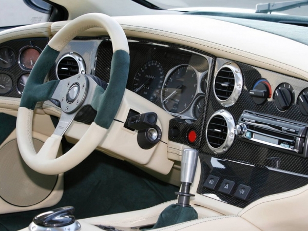 經典「老豹王」變「潮」了！Jaguar XJ220「時尚版」現身by Gemballa