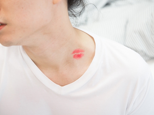 老師請喝茶 A＋女大生疑中「愛情蠱」 主動獻身