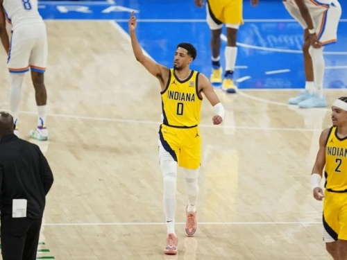 NBA》新世代領袖魅力 哈利伯頓無私球風獲詹皇讚賞