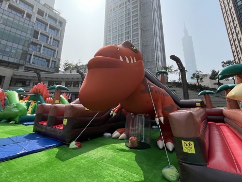 「戽斗恐龍」入侵台北啦！「戽斗恐龍叢林樂園 台北站」充氣大迷宮、溜滑梯等著你挑...