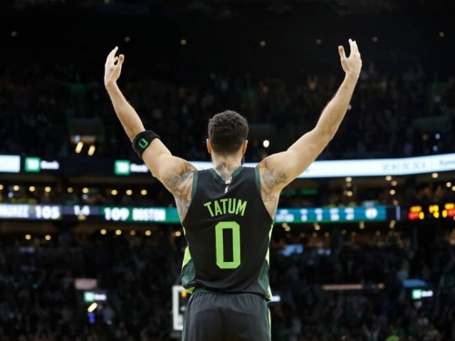 NBA》米德爾頓歸隊難救公鹿 塔圖姆末節飆分助綠衫軍逆轉勝