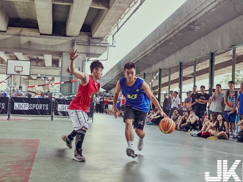 【人物專訪】JKF最強3x3！場邊驚見野生「花式街頭籃球之王」兄弟檔廝殺！