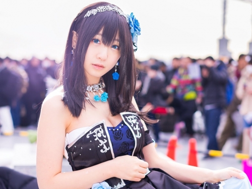 可愛Coser手捧「渾圓美乳」露出迷人絕對領域！甜美外表讓人秒戀愛！