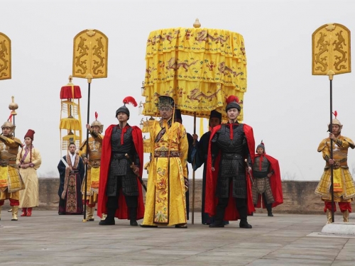 皇帝帶太子拜師 對方問不乖能打嗎？ 朱元璋霸氣回4字