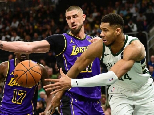 NBA》湖人烏克蘭中鋒表現超災難！名人堂球星不忍了：他啥也不會