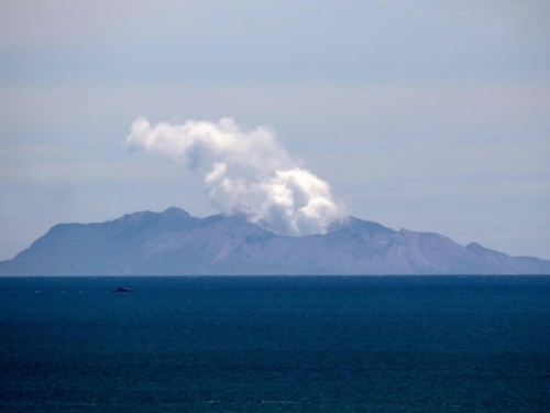 紐西蘭火山失蹤者增至9人 地震頻繁恐再噴發