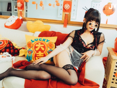 年夜飯外送來囉！除夕客製上菜讓性感旗袍妹Dory到府服務