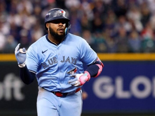 美聯冠軍賽》小葛雷諾「鐵支」打破低潮助藍鳥奪勝！隊友大讚：地表最強打者