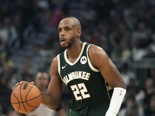 NBA》公鹿隱憂浮現？Middleton遭爆尚未恢復5對5訓練 是否趕上開季仍未知