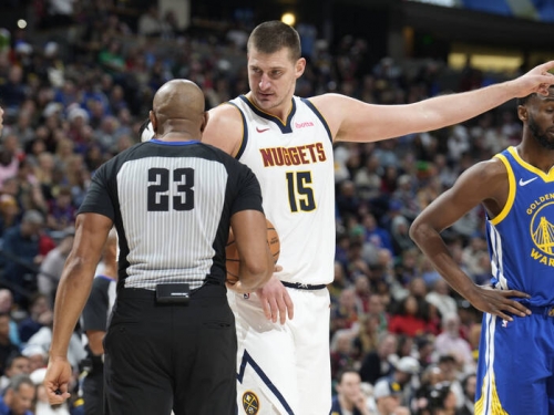NBA》約基奇耶誕大戰18罰創超狂紀錄 勇士主帥質疑規則：太噁心！