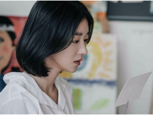 預見枕邊人殺人？徐睿知新作《迴憶》韓國大賣　網友大讚：結局燒腦到超逼人！
