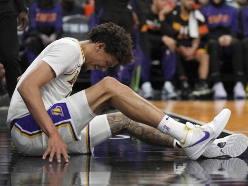 NBA》近5戰4敗的湖人再傳悲報！剛復出的「跳跳人」中鋒又掛彩缺陣