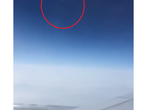 搭飛機近香港上空拍攝到不明飛行物