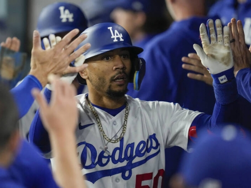 MLB》砲聲隆隆！4轟擊潰費城人 王者道奇4連勝重登國西龍頭