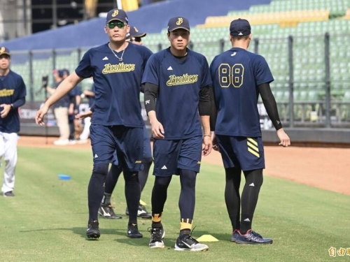 中職》許庭綸「決勝點」沒被換代打 平野用心良苦