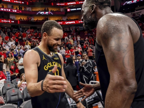 NBA季後賽》晉級後與格林說了什麼？ 勇士柯瑞賽後親自揭密