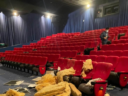 《捍衛戰士2》太刺激？高雄大遠百影城天花板突崩落 影迷：以為是特效