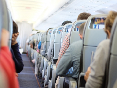 搭飛機別忘這個「小動作」 生病風險大降50％