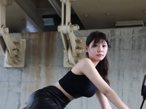 熱愛騎車、進修繪圖又想考自潛教練？天生自帶能量場的重機女騎士 意文