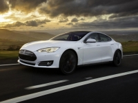 Tesla Model S P85D當選歷來最佳車款