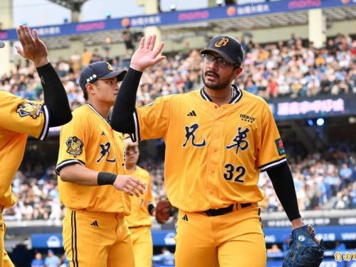 中職》羅戈勇奪4勝、吉力吉撈狂敲8轟！雙獲投打MVP