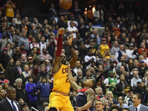 騎士神逆轉！ 詹皇走步放槍再飆扯三分 爾文延長賽發威終結巫師