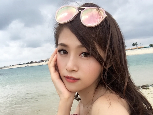 超想咬一口！鄰家萌甜小草莓「林沂葶」，迷人笑容讓人口水直流！