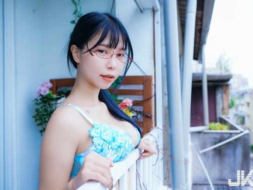 純天然H罩杯！甜美正妹「何何」假期大解放，「豐滿美體」不私藏