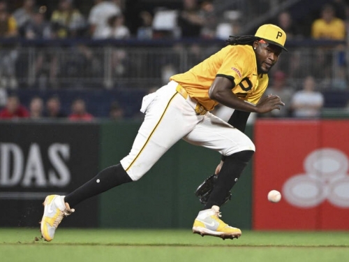 MLB》近28場發生12次失誤！ 海盜游擊新星克魯茲將改守中外野