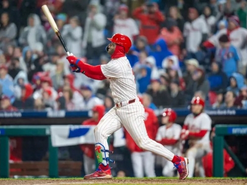 MLB》Harper手感回來了！單場3響砲、猛灌6分打點　費城人9：4痛擊紅人