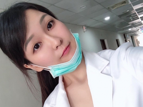 清新系正妹醫師婷瑜讓病患都戀愛　笑容、歌聲都甜到蛀牙