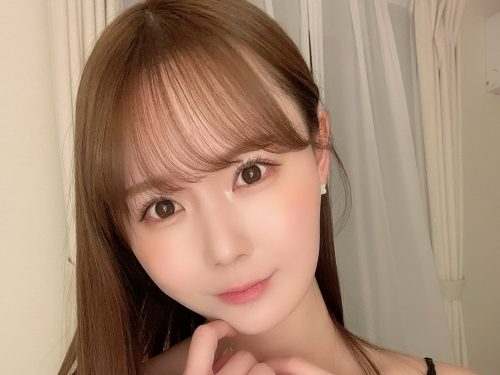 保險業務「miru」業績太爛到處找客戶，卻被下藥玩弄成瘋狂潮吹的小淫娃