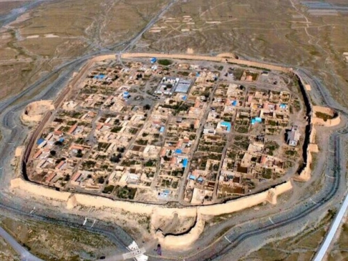 唯一建在荒漠中古城，人類生存是奇蹟，卻傲立400年今仍有人居住