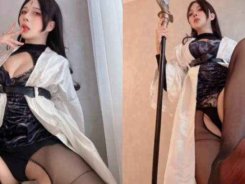 地獄視角！色孫女魔「甘娜」萬惡一腳，「黑絲開洞」景色香爆！