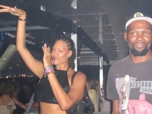 NBA》杜蘭特交女友了？與澳洲206公分中鋒看演唱會引熱議