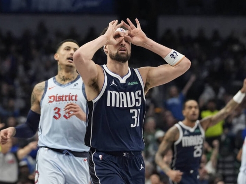 NBA》K湯首節狂轟7記三分！ 獨行俠賞聯盟最爛巫師14連敗