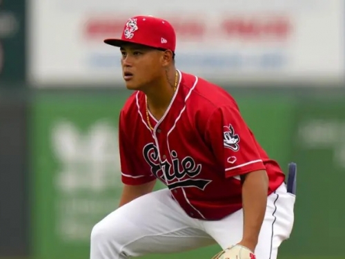 MLB》李灝宇第2度挨頭部觸身球！隊友不甘示弱回擊　爆發板凳清空衝突