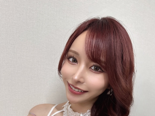 用小穴當住宿費！巨乳美少女「伊藤舞雪」去宅男同學家蹭漫畫順便蹭雞雞