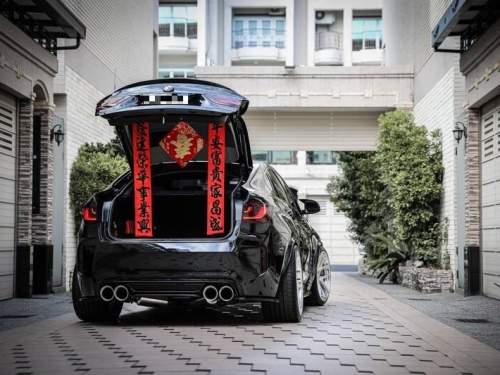 「春聯號」粉專找到了！ 霸氣「後車廂拜年」 網讚聲一片