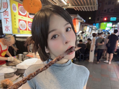 真人版娜美在這裡！「香菱」挺巨乳cosplay，網友吶喊：為什麼不找你拍