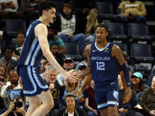 NBA》莫蘭特大三元賞公鹿4連敗！ 里拉德12投1中、字母哥空砍37分