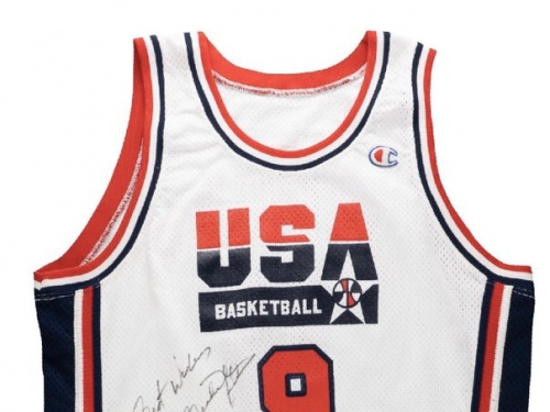 喬丹夢幻隊實戰簽名球衣拍賣 天價650萬成交！