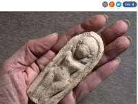 到約旦河谷遠足 以色列7歲童撿到3400年裸女雕像