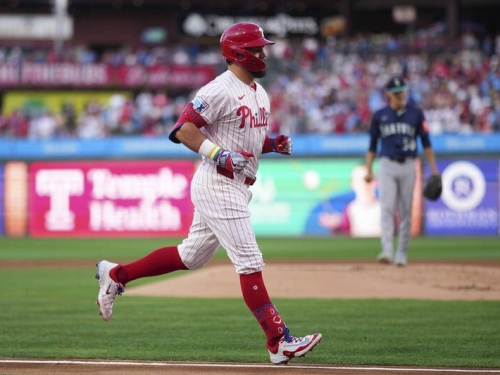 MLB「洗襪伯」44轟出爐、瑞爾穆托致勝轟！ 費城人力退水手收3連勝