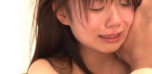 《老闆不是人》AV女優拍片途中哽咽落淚原因曝光！皮肉活領月薪卻眼睜睜看社長換車換房