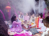 到了盤絲洞？　6名女子創意生日派對走紅網路