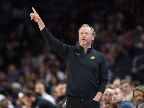 NBA》有三巨頭的太陽無緣季後賽 領16億約的教頭布登侯澤遭開除