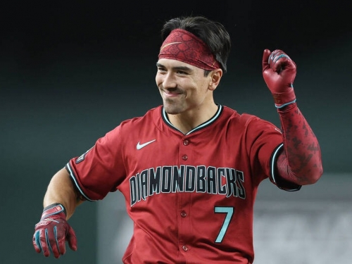MLB》卡洛爾全面進化締70年超神壯舉！ 前一位是上古神獸梅斯